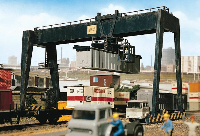Message Areas - "Low polygon double-stack container car" – image 12