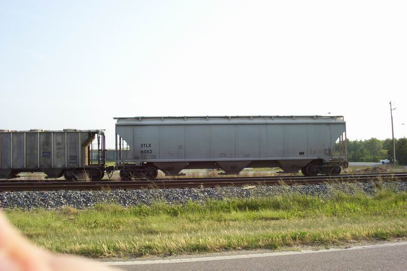 Norfolk Southern grain hoppers? pics of kind we ne – image 9