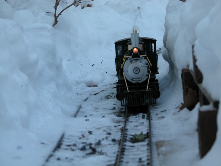 My G-scale layout in the snow! (Tons of pics!) – image 9