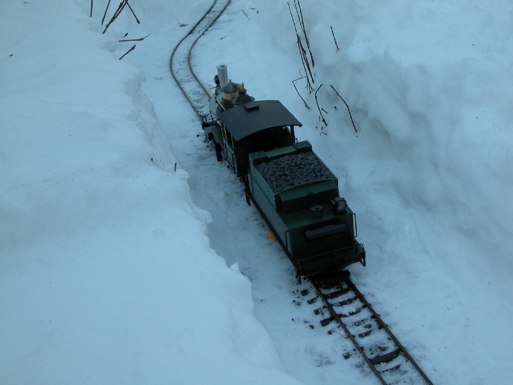 My G-scale layout in the snow! (Tons of pics!) – image 12